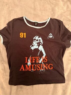 SHEIN Brown Crop Tee with Orange and White Graphic